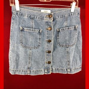 Forever 21 Front bottons mini jean skirt
